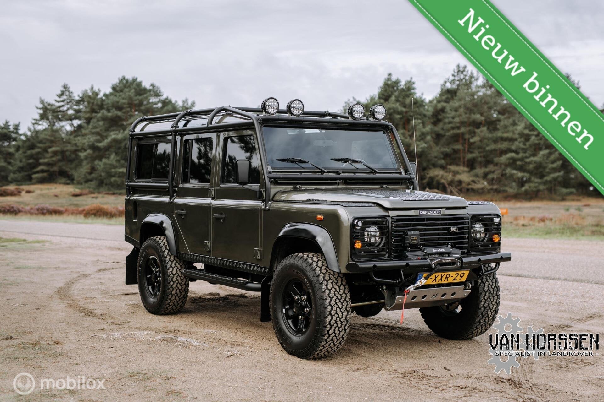 Land Rover Defender 110 4.0L V8 Benzine – Unieke uitvoerin, Gebruikt, 8 cilinders, Handgeschakeld, Vierwielaandrijving