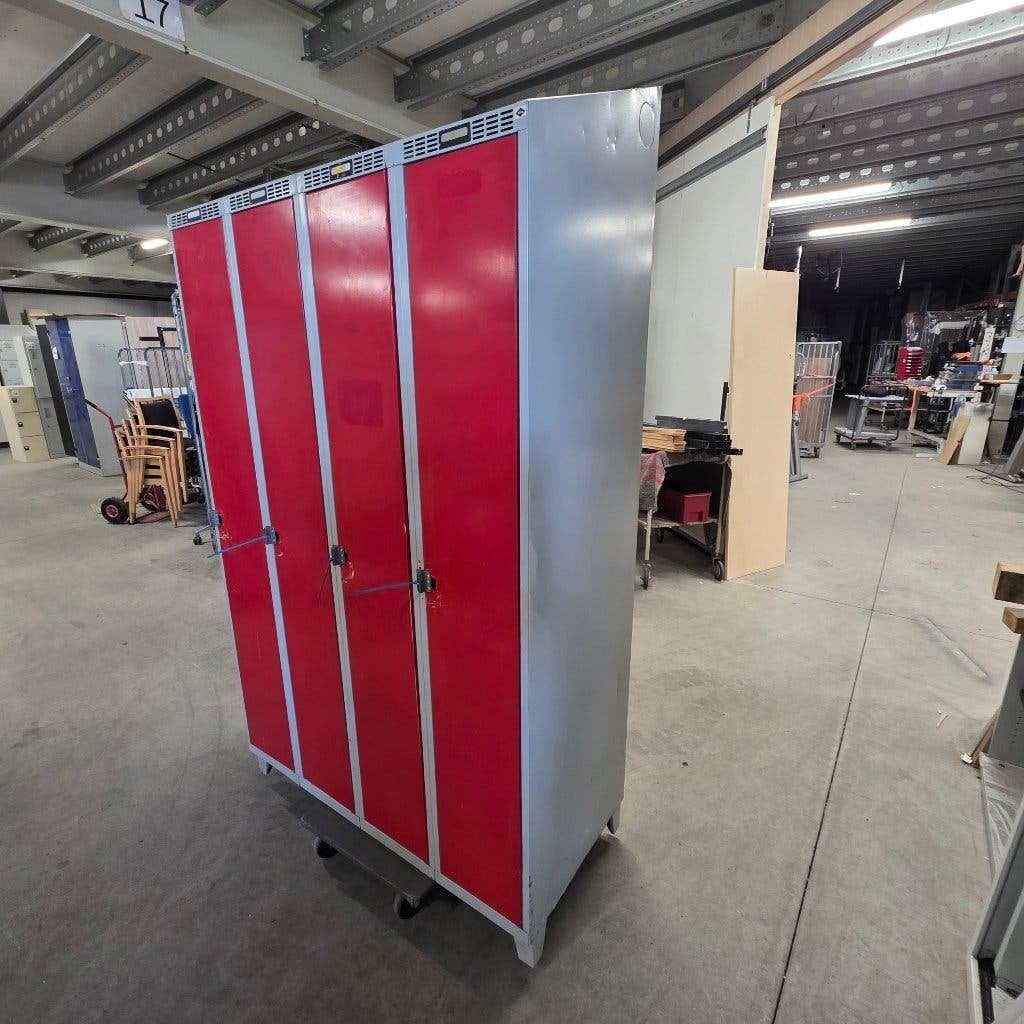 grote diepe metalen lockerkast / kledingkast 4 deurs