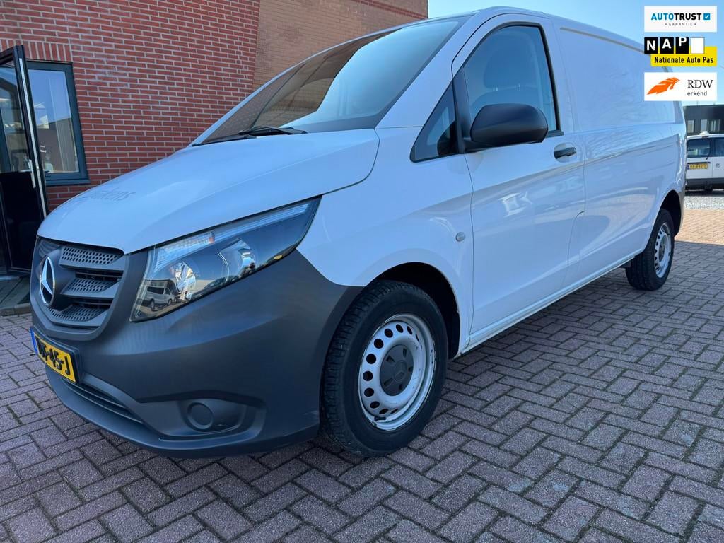 Mercedes-Benz Vito 111 CDI Functional Euro 6, 3 Persoons Inb, Auto's, Bestelauto's, Voorwielaandrijving, Stof, Gebruikt, 4 cilinders