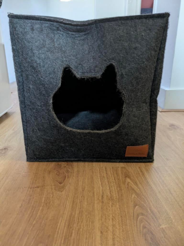 Bella & Balu Cat Cave, Ophalen, Zo goed als nieuw, Vilt