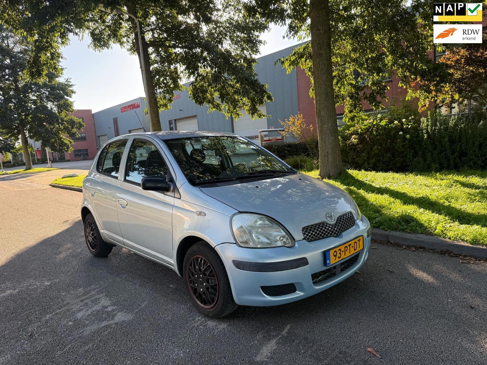 Toyota Yaris 1.3 VVT-i Idols apk, Voorwielaandrijving, Dealer onderhouden, 4 cilinders, Origineel Nederlands