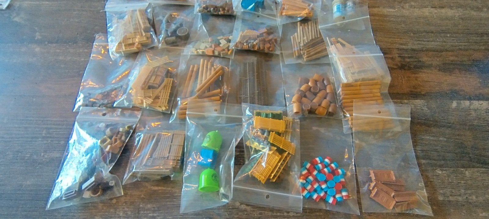 H0 lading, pallets, vaten en scenery partij, Ophalen of Verzenden, Gelijkstroom of Wisselstroom, Brug, Tunnel of Gebouw, Overige merken