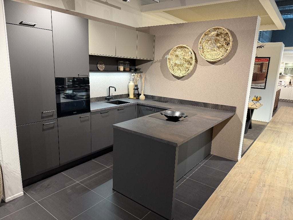 Showroom Franchetti lava zwart U-keuken met bar, Ophalen, U-keuken, Zwart, Nieuw