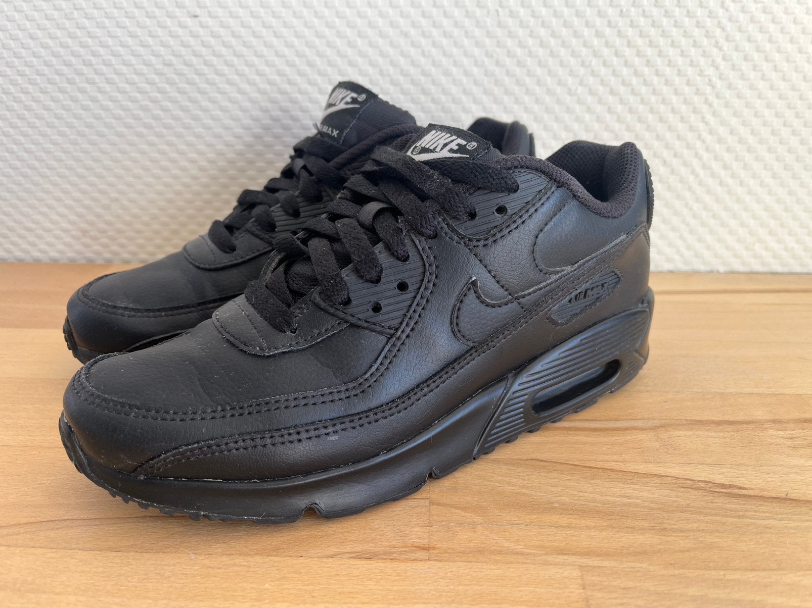 Nike Air Max 90  maat 37,5, Kleding | Dames, Ophalen of Verzenden, Zo goed als nieuw, Zwart, Sneakers of Gympen