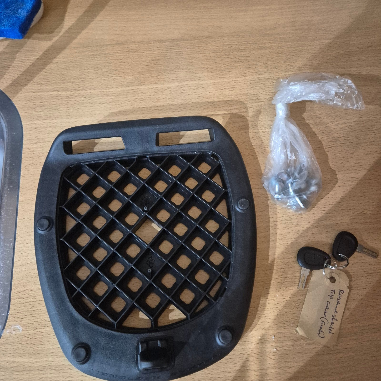 Foto 4 van GIVI Topkoffer voor Motor met Montageplaat en Sleutel