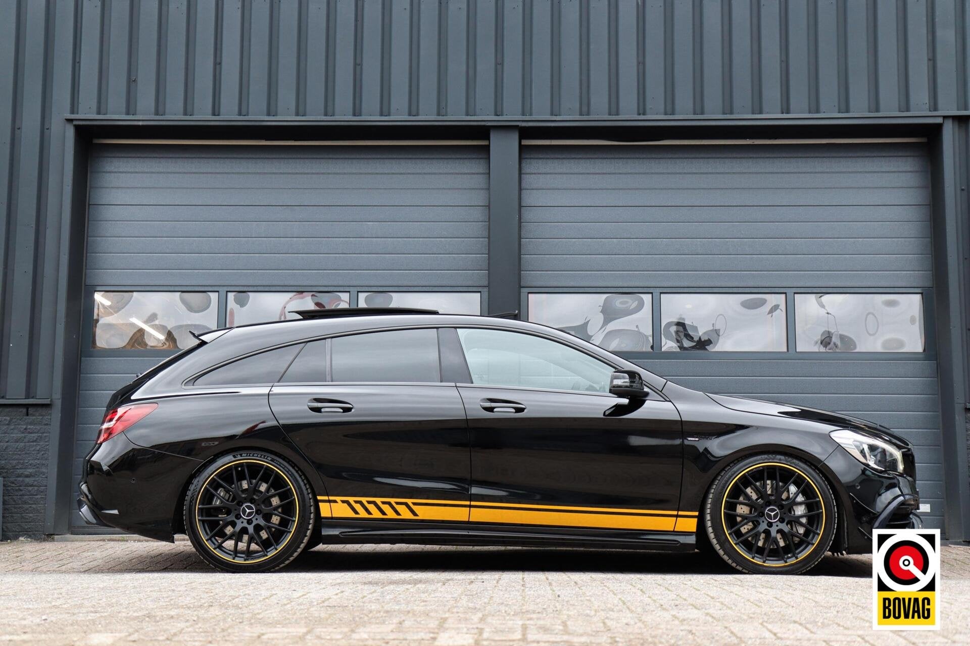 Mercedes CLA-klasse Shooting Brake AMG 45 4MATIC Yellow Nigh, Auto's, Automaat, CLA, Lichtsensor, Gebruikt