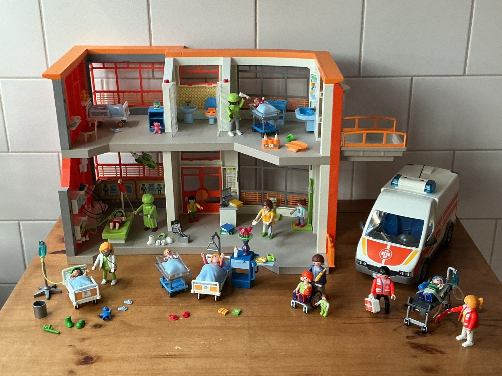 PLAYMOBIL UITGEBREID KINDERZIEKENHUIS 👳 👳🏼‍♀️ SUPERSET !!, Ophalen of Verzenden, Zo goed als nieuw