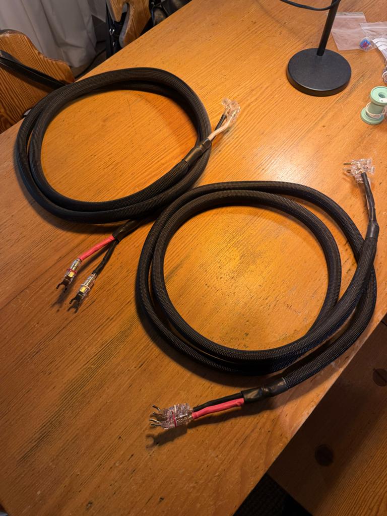VH Audio CHeLA TM Speaker Cable met WBT, Ophalen of Verzenden, Zo goed als nieuw, 2 tot 5 meter, Luidsprekerkabel