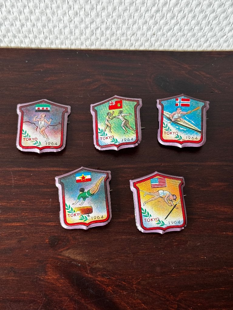 5 Speldjes Olympische Spelen Tokyo 1964, Ophalen of Verzenden, Gebruikt, Overige onderwerpen, Speldje of Pin