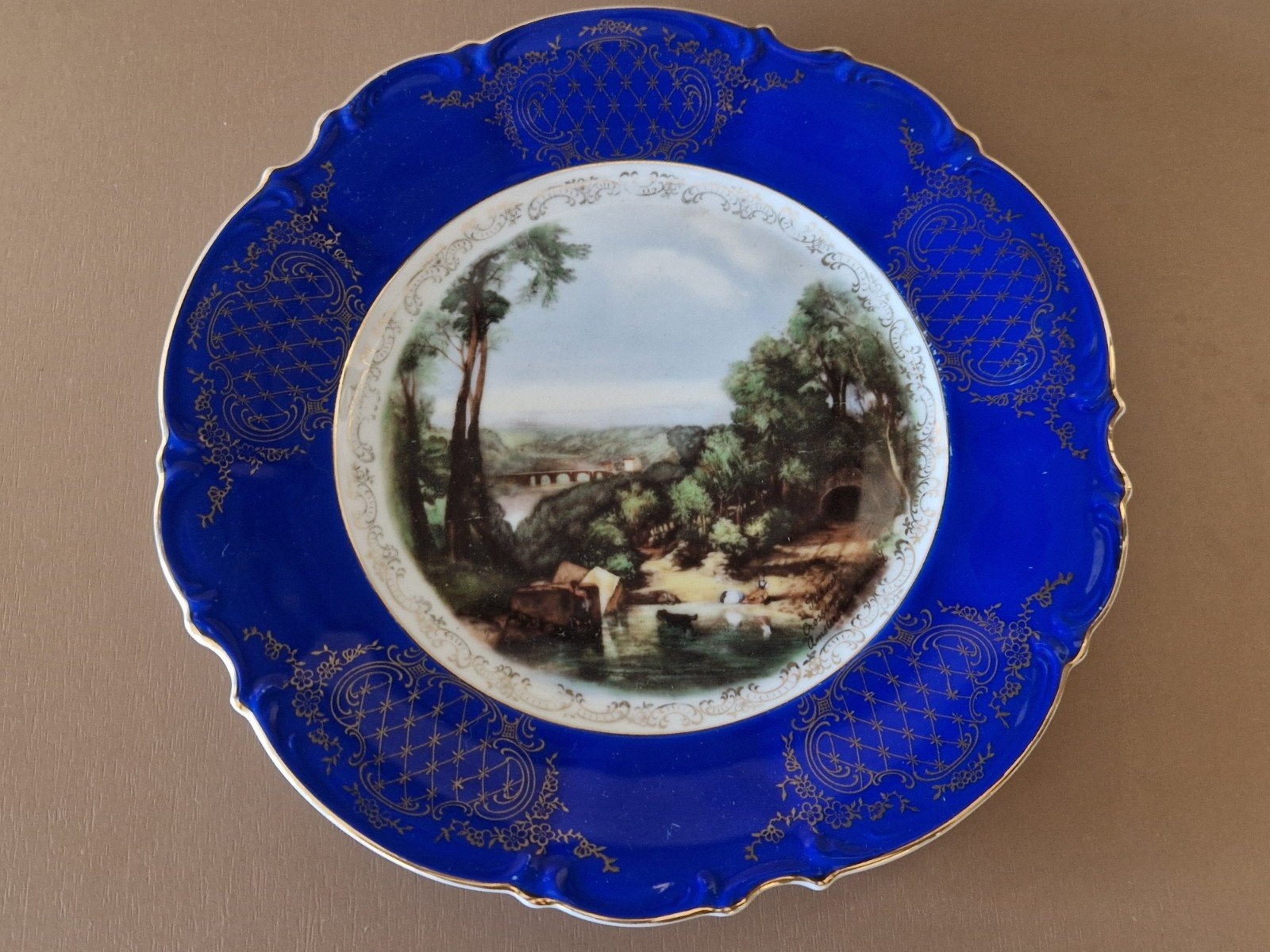 Hutschenreuther Selb Bavaria Sierbord met Landschap, Ophalen of Verzenden