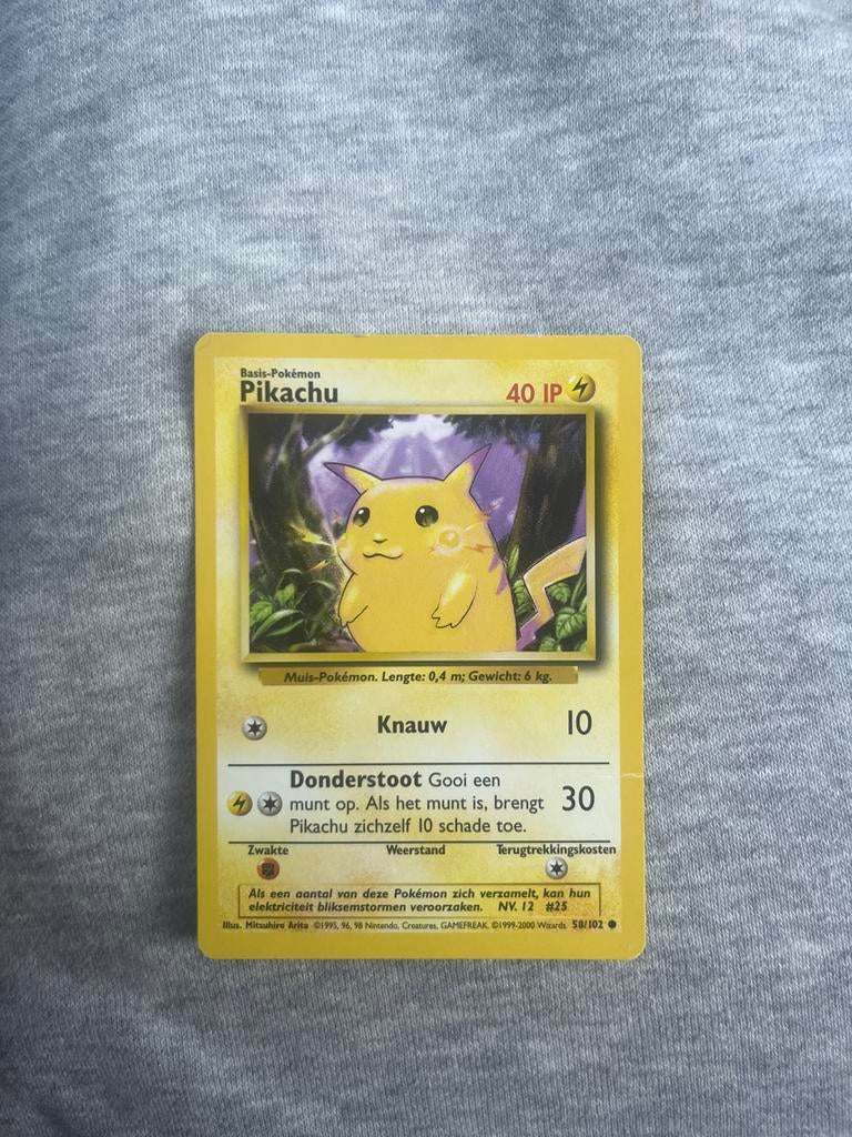 Pikachu Basis Pokémon Kaart - Origineel, Ophalen of Verzenden, Nieuw, Losse kaart