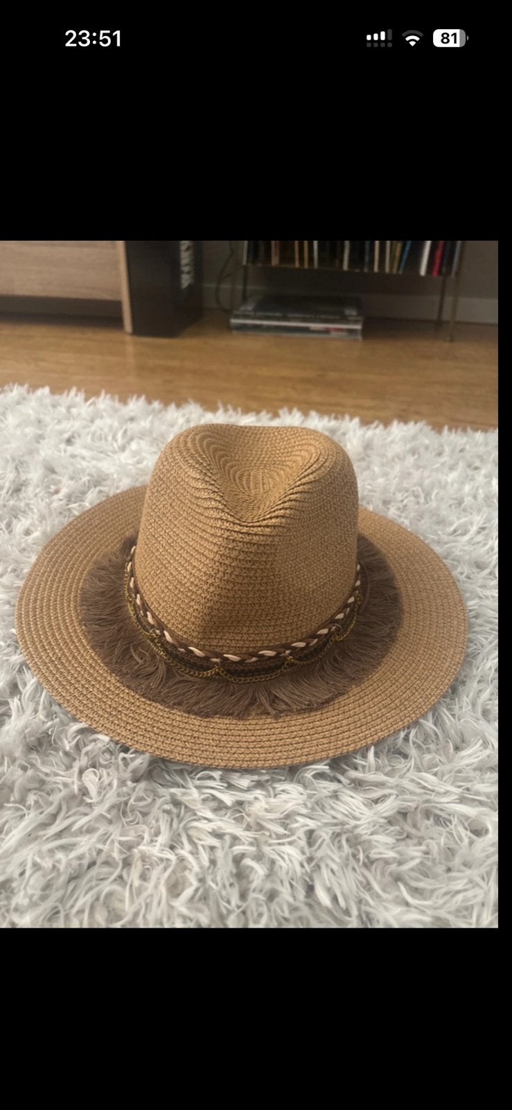 Nieuwe rieten hoed met franjes en kettingdetails, Kleding | Dames, Hoeden en Petten, Ophalen of Verzenden, Nieuw, One size fits all