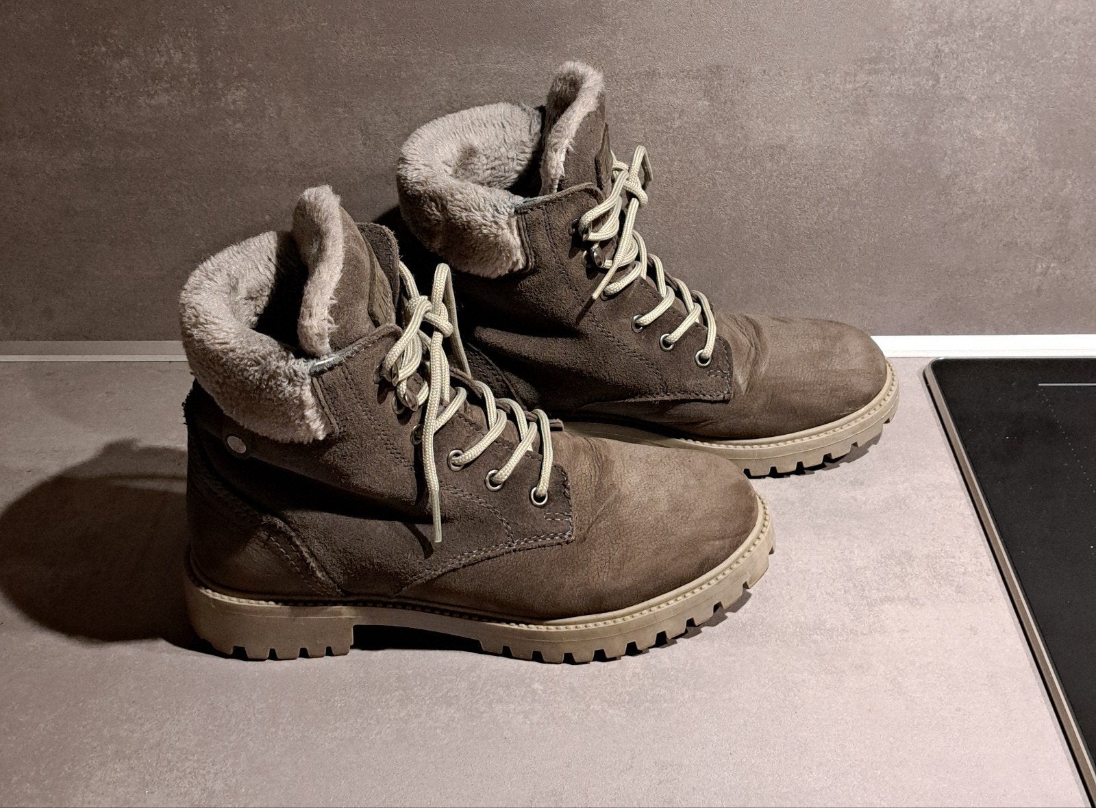 Mooie stoere Landrover schoen maat 38, Kleding | Dames, Schoenen, Ophalen of Verzenden, Lage of Enkellaarzen