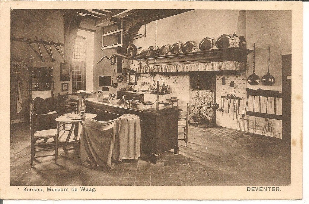 Oude ansichtkaart Keuken Museum de Waag, Deventer, Verzamelen, Ophalen of Verzenden, 1920 tot 1940, Ongelopen, Overijssel