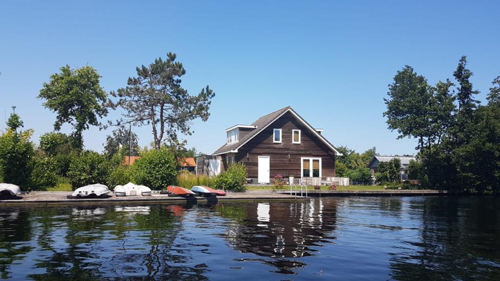 Vakantiewoning aan de Vinkeveense Plassen, 7 personen, Utrecht, Overige, Aan meer of rivier