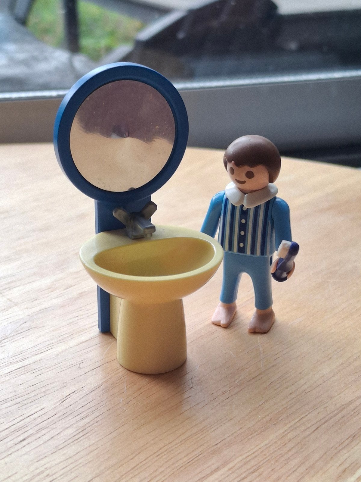 Playmobil 4661 Jongen aan wastafel - Incompleet, Ophalen of Verzenden