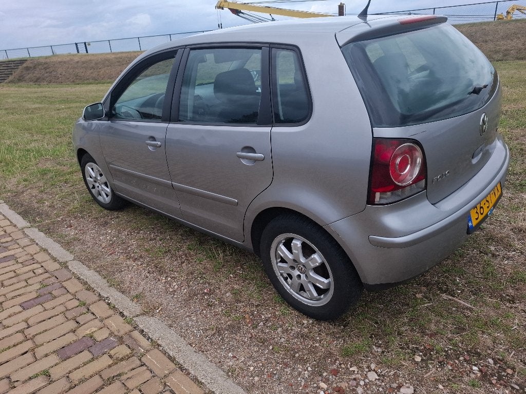 Volkswagen Polo 1.4 TDI 51KW 2006 Grijs, Auto's, Voorwielaandrijving, 580 kg, 1064 kg, Origineel Nederlands