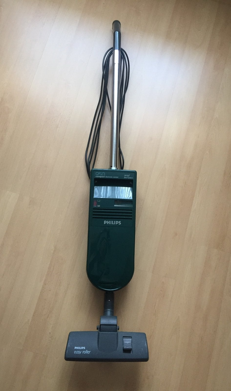 Steelstofzuiger van het merk Philips met stofzuigerzakken, Philips, Zo goed als nieuw, Steelstofzuiger, Ophalen