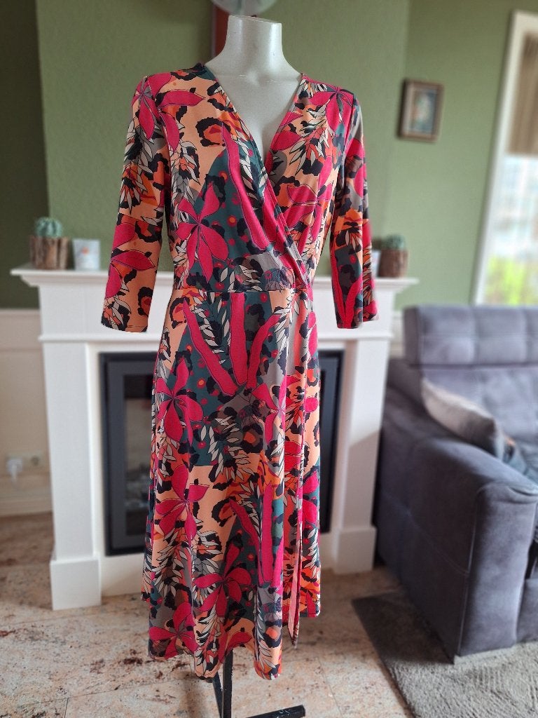 K-Design overslag look jurk M roze groen beige, K-design, Maat 42/44 (L), Knielengte, Gedragen