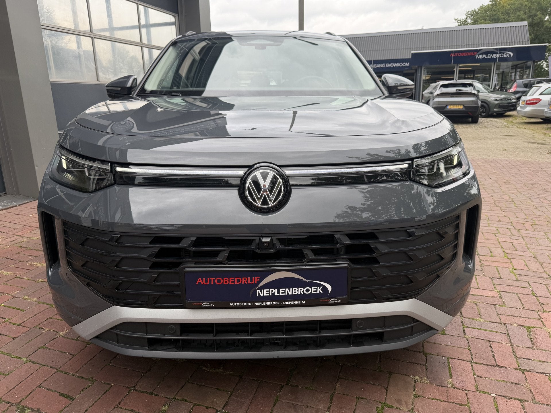 Volkswagen Tayron 1.5 eTSI R-Line Edition 7p Bj 2025 Km 20.0, Auto's, Dealer onderhouden, Euro 6, 4 cilinders, Bedrijf