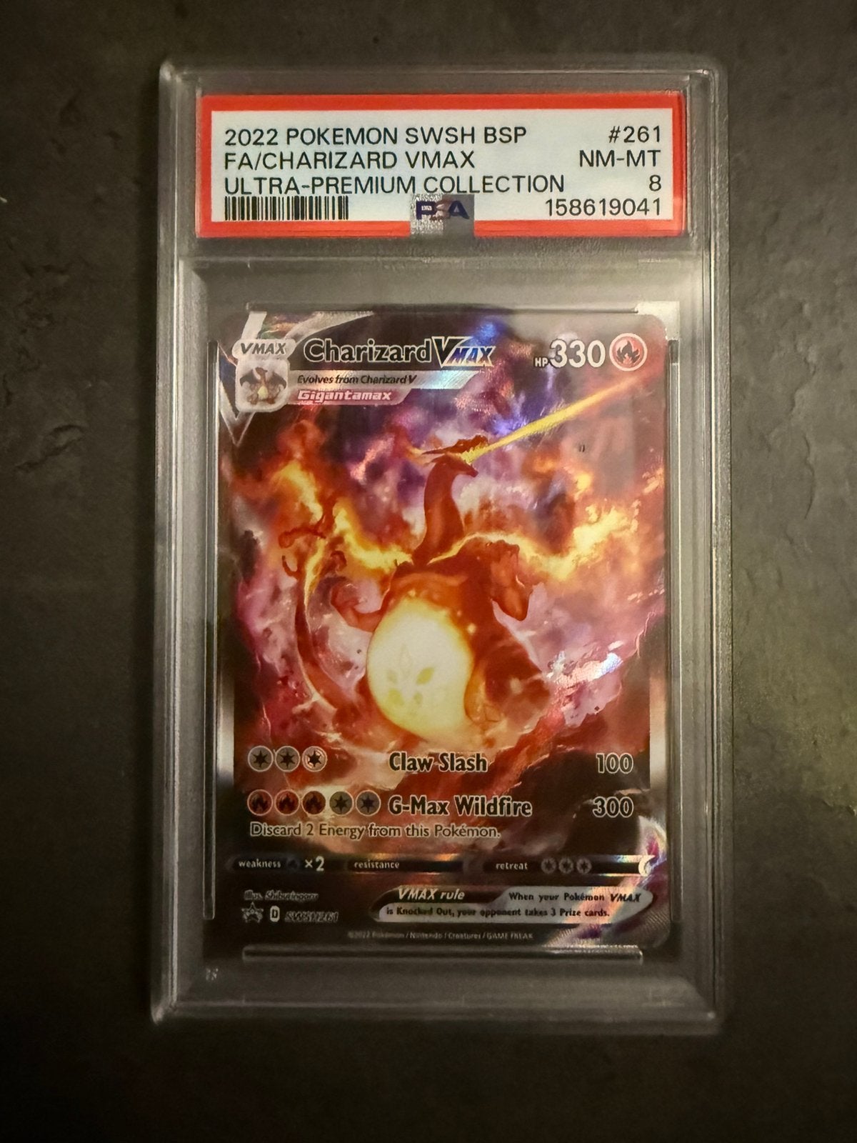 Charizard Vmax SWSH #261 PSA, Hobby en Vrije tijd, Verzamelkaartspellen | Pokémon, Ophalen of Verzenden, Nieuw, Losse kaart