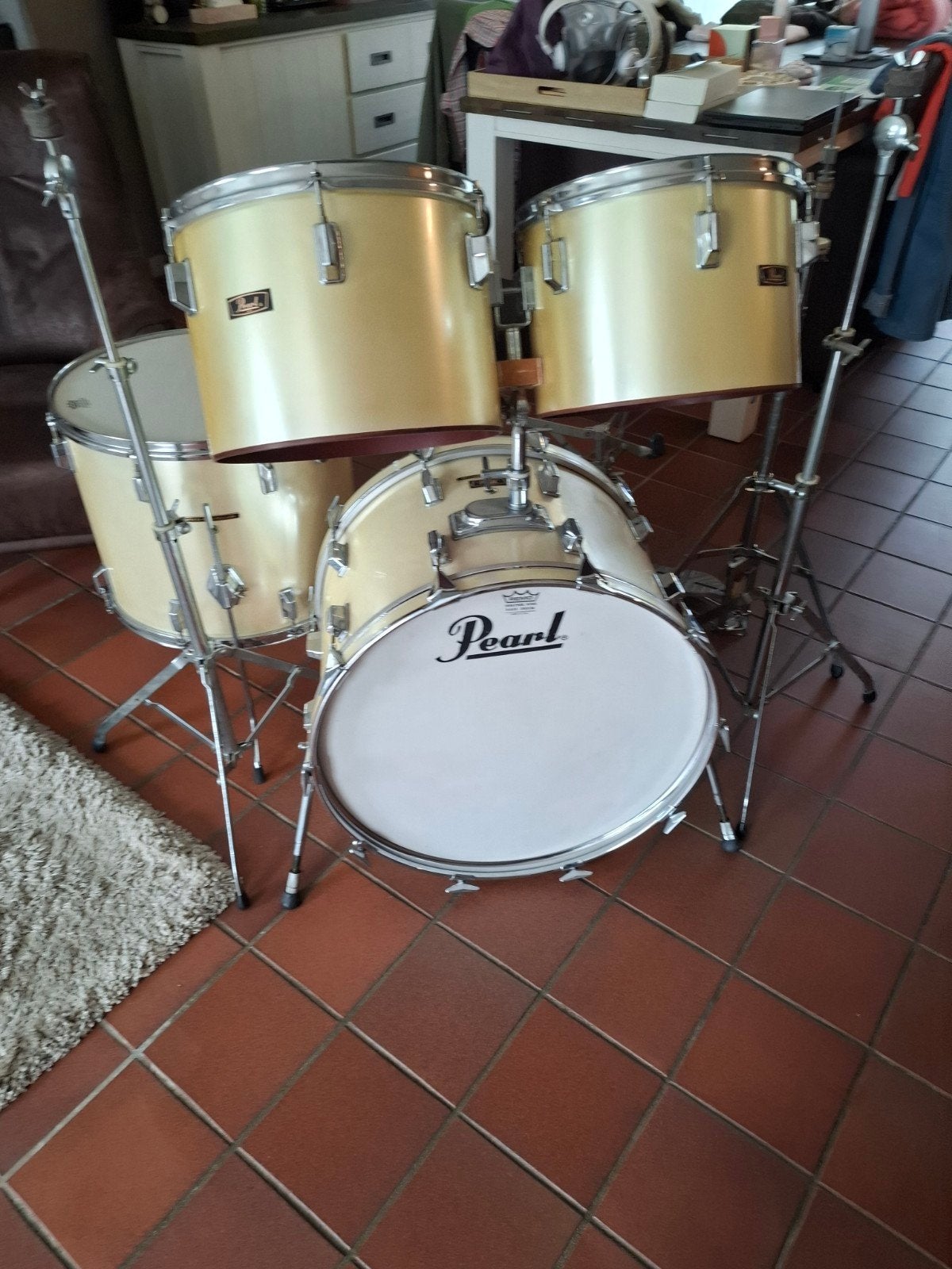 zeldzaam pearl wood fiberglas 70's, + concert toms zgst, Ophalen, Zo goed als nieuw, Drums of Percussie