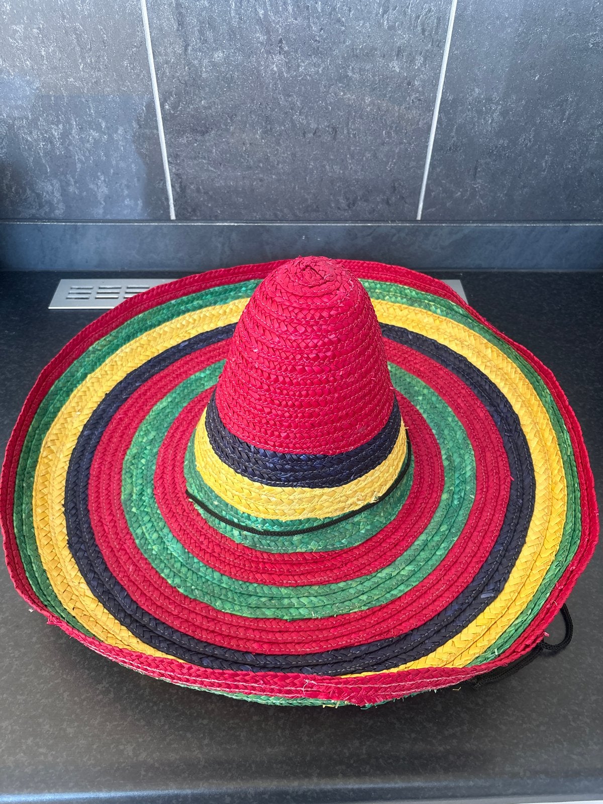Kleurrijke Strooien Mexicaanse Hoed, Ophalen of Verzenden, Zo goed als nieuw, One size fits all, Hoed