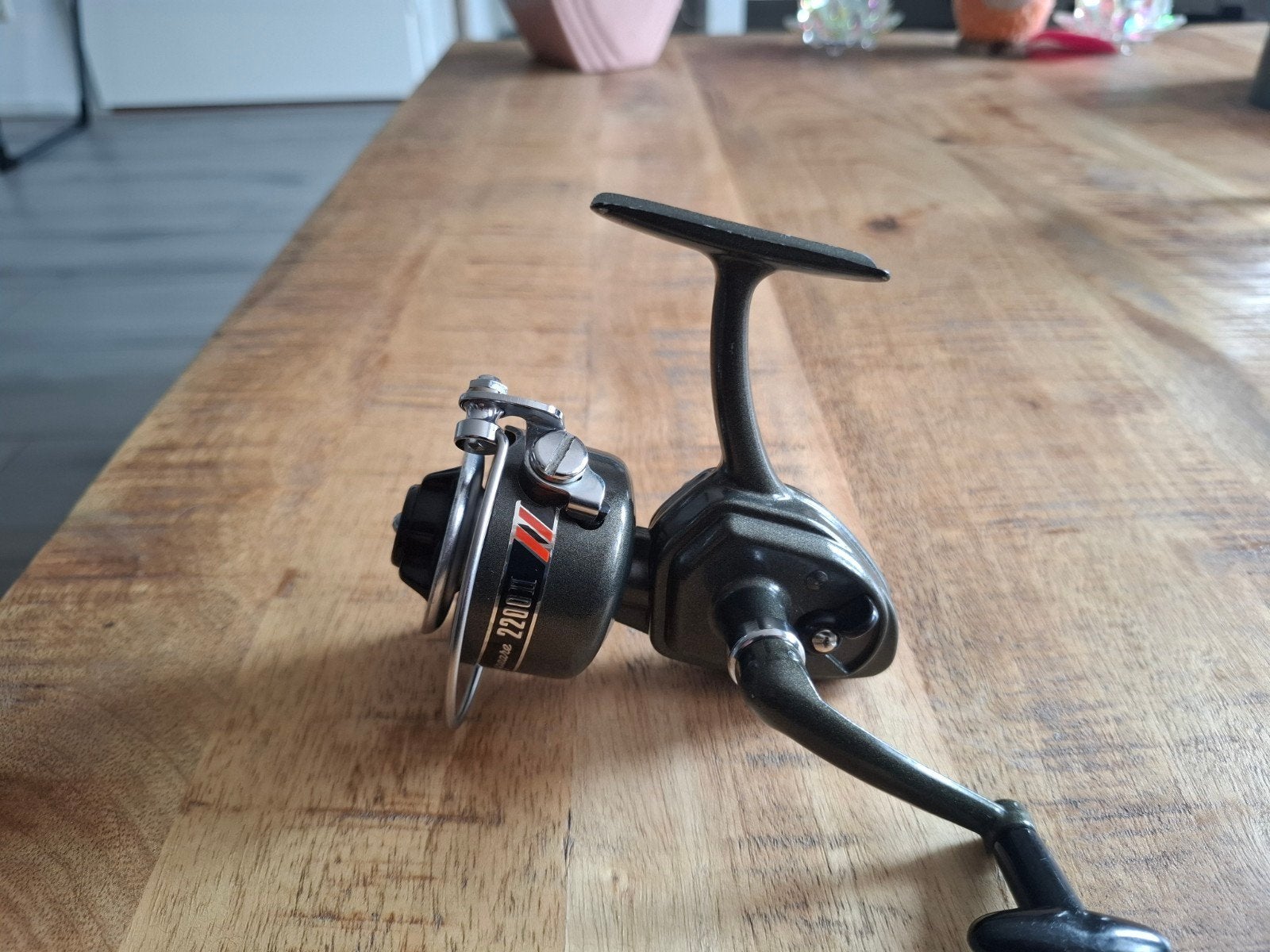 Te koop aangeboden Shakespeare 2200 II Ball Bearing molen, Ophalen of Verzenden, Gebruikt, Molen