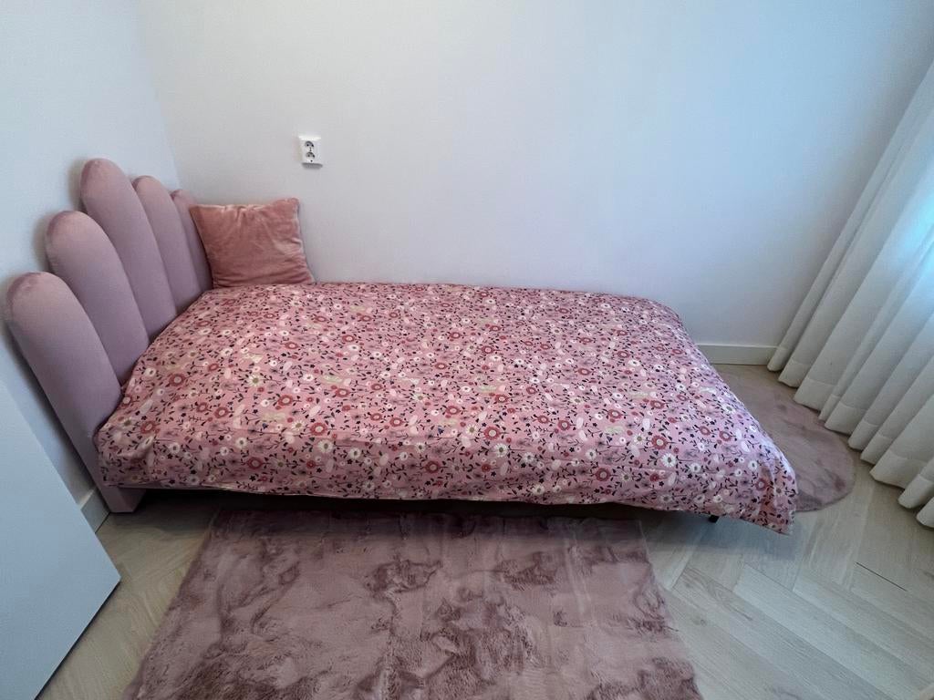 Kidsmill Shell bed 90x200 roze + matras + lattenbodem, Ophalen, Zo goed als nieuw, 180 cm of meer, 85 tot 100 cm
