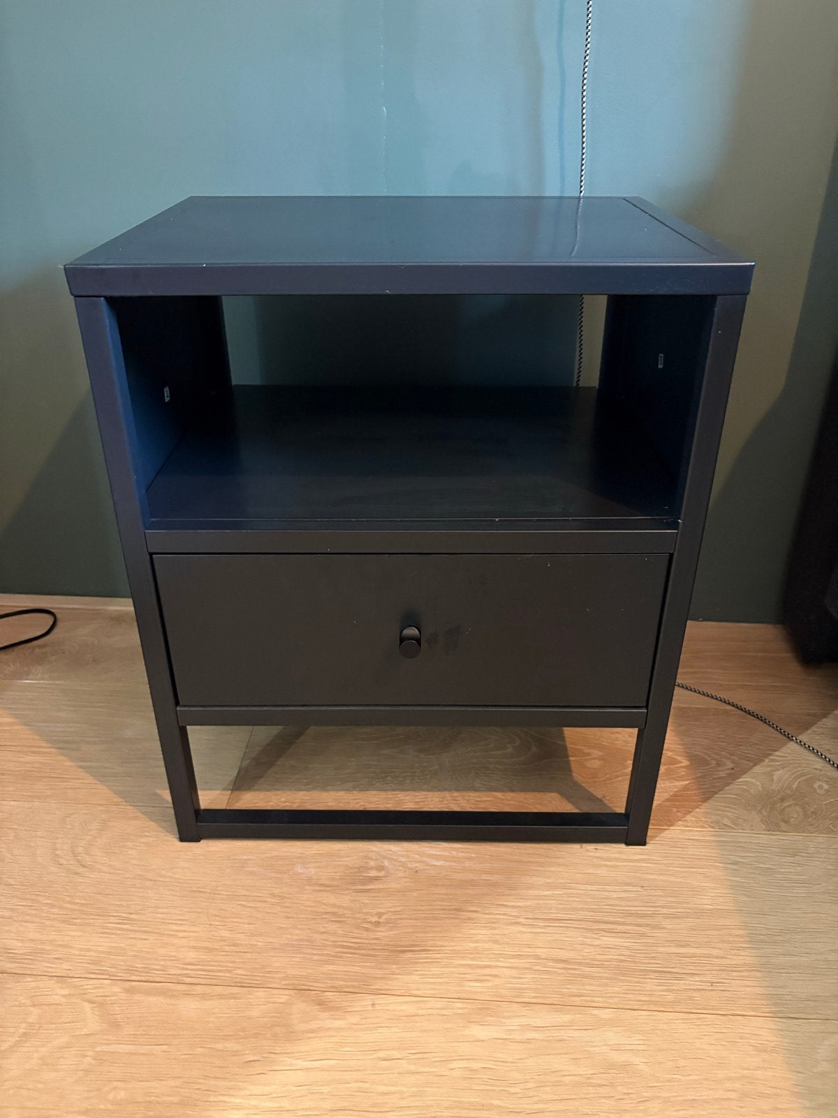 Nachtkastje met lade en open vak, Metaal of Aluminium, Ophalen of Verzenden, Zo goed als nieuw, 45 tot 65 cm