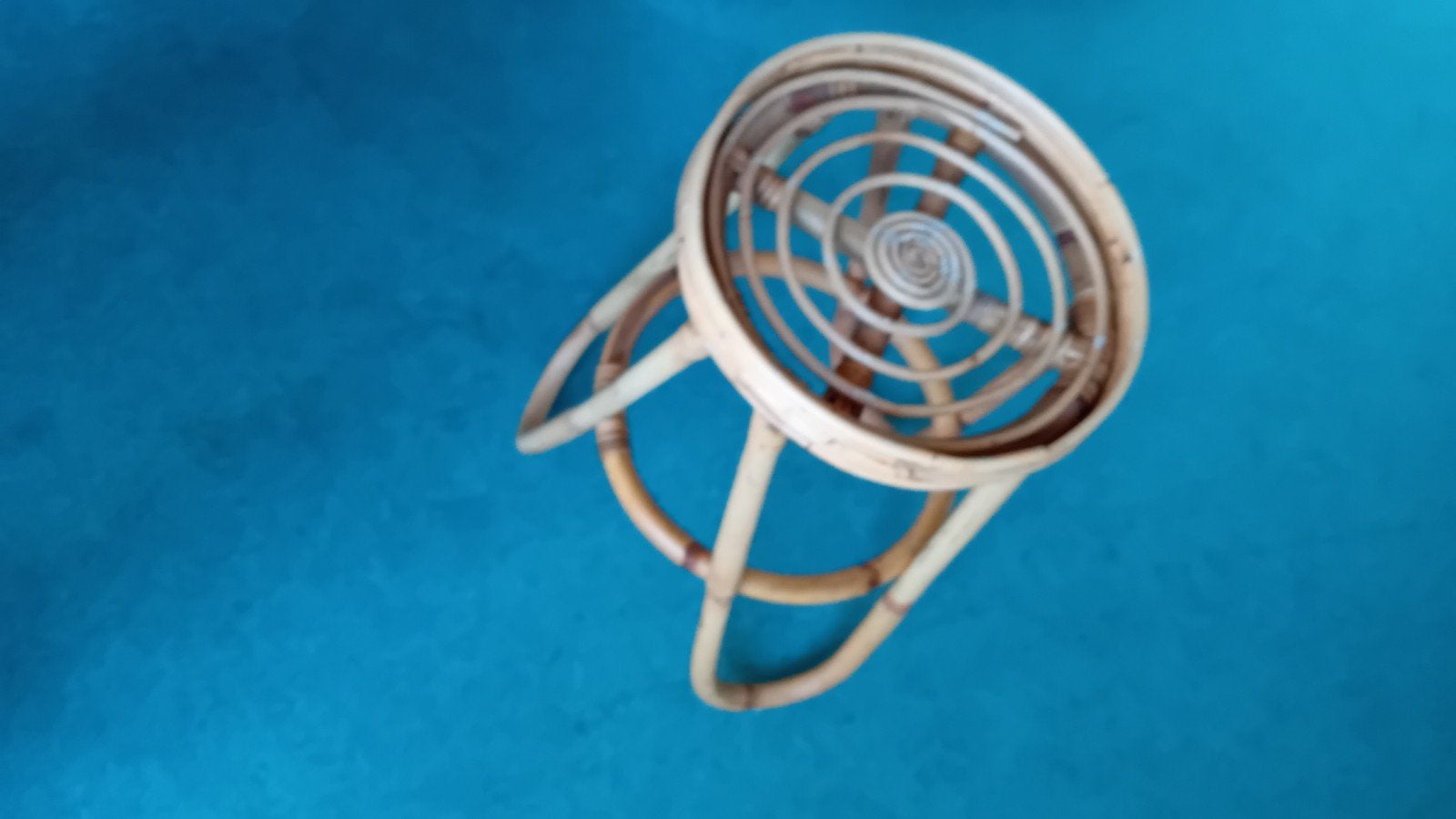 Rotan oud bijzet tafeltje, Ophalen of Verzenden
