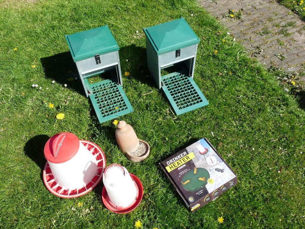 Complete kippen set – Feed-O-Matic voerbakken + drinkbak ed, Dieren en Toebehoren, Ophalen, Gebruikt, Drinken en Voederen