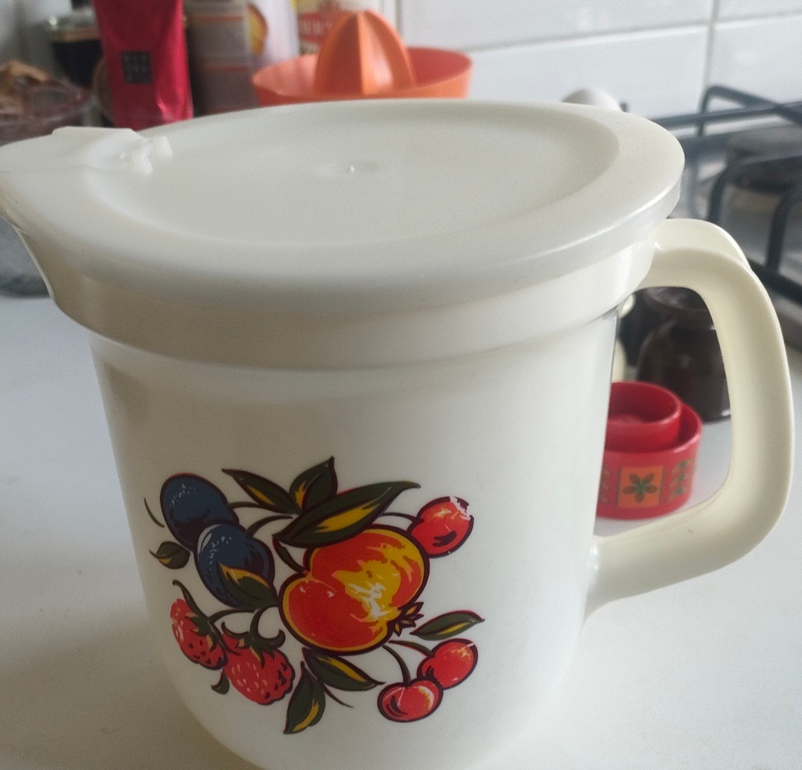 Retro jaren '70 kunststof Emsa schenkkan met deksel, Ophalen of Verzenden, Huis en Inrichting