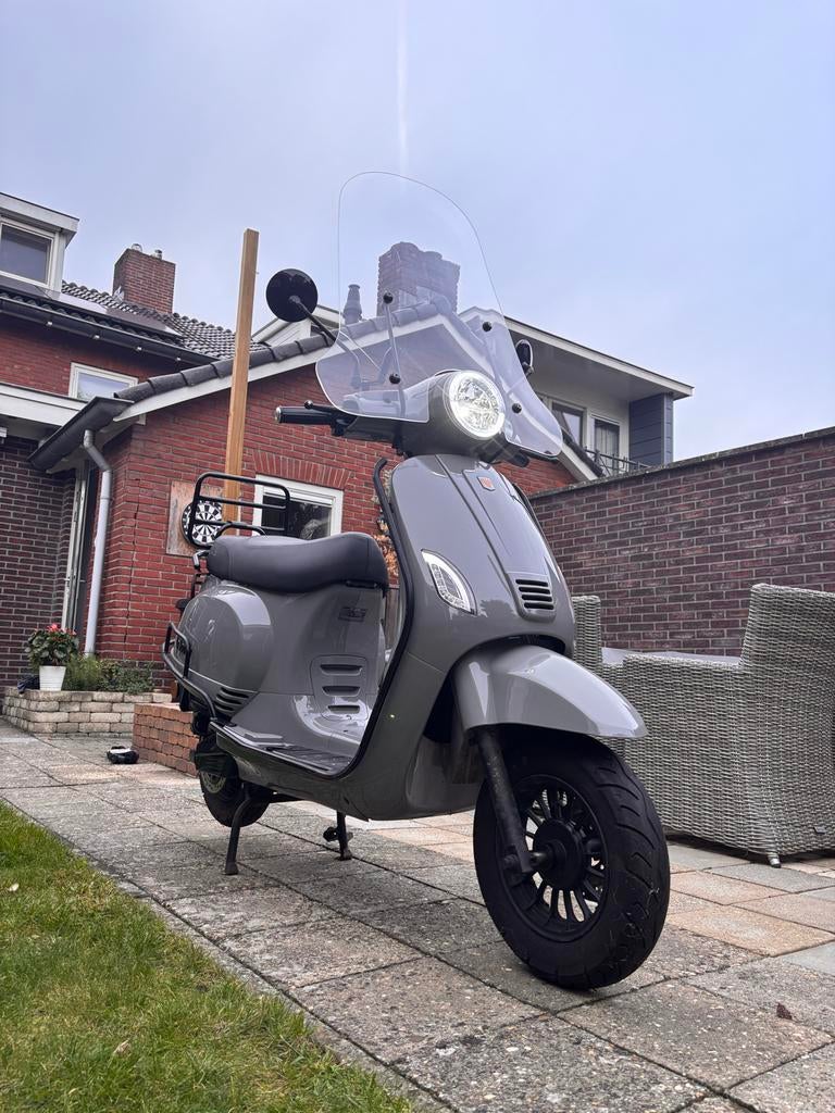 La e-souris bosch elektrische scooter 45 km/h, Fietsen en Brommers, Scooters | Overige merken, Zo goed als nieuw, Maximaal 45 km/u