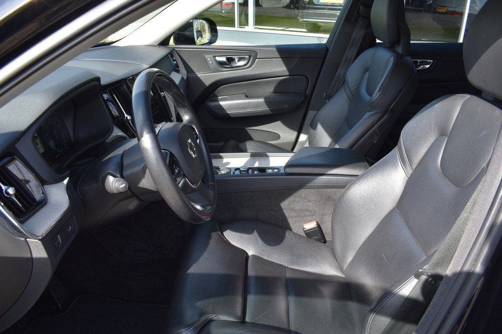 Volvo XC60 T5 AWD 254PK Automaat Inscription | Trekhaak | Pa, Auto's, Volvo, 4 cilinders, 1969 cc, 1714 kg, Zwart