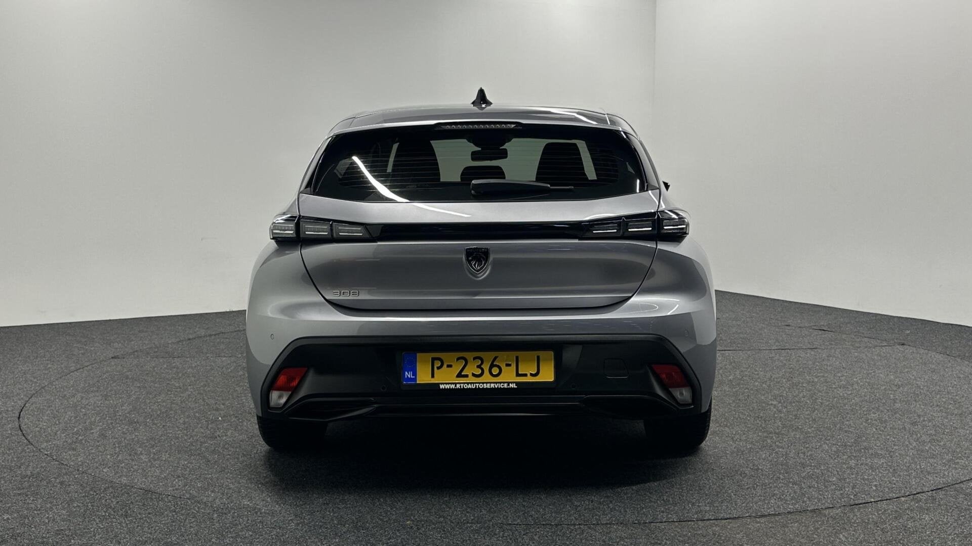 Foto 7 van Peugeot 308 1.2 PureTech Active Pack Business CARPLAY NAVI C