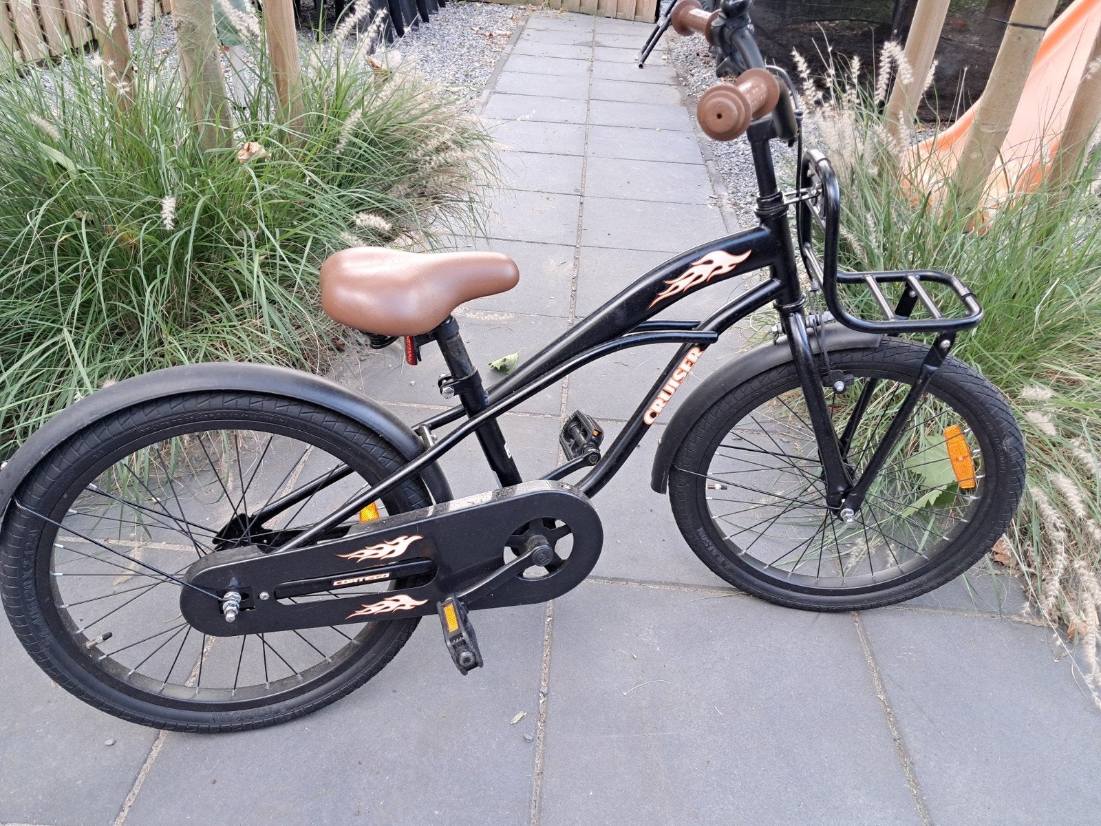 Zwarte Cruiser Kinderfiets 20 inch met Voordrager, Fietsen en Brommers, Fietsen | Crossfietsen en BMX, Ophalen, Terugtraprem, Gebruikt