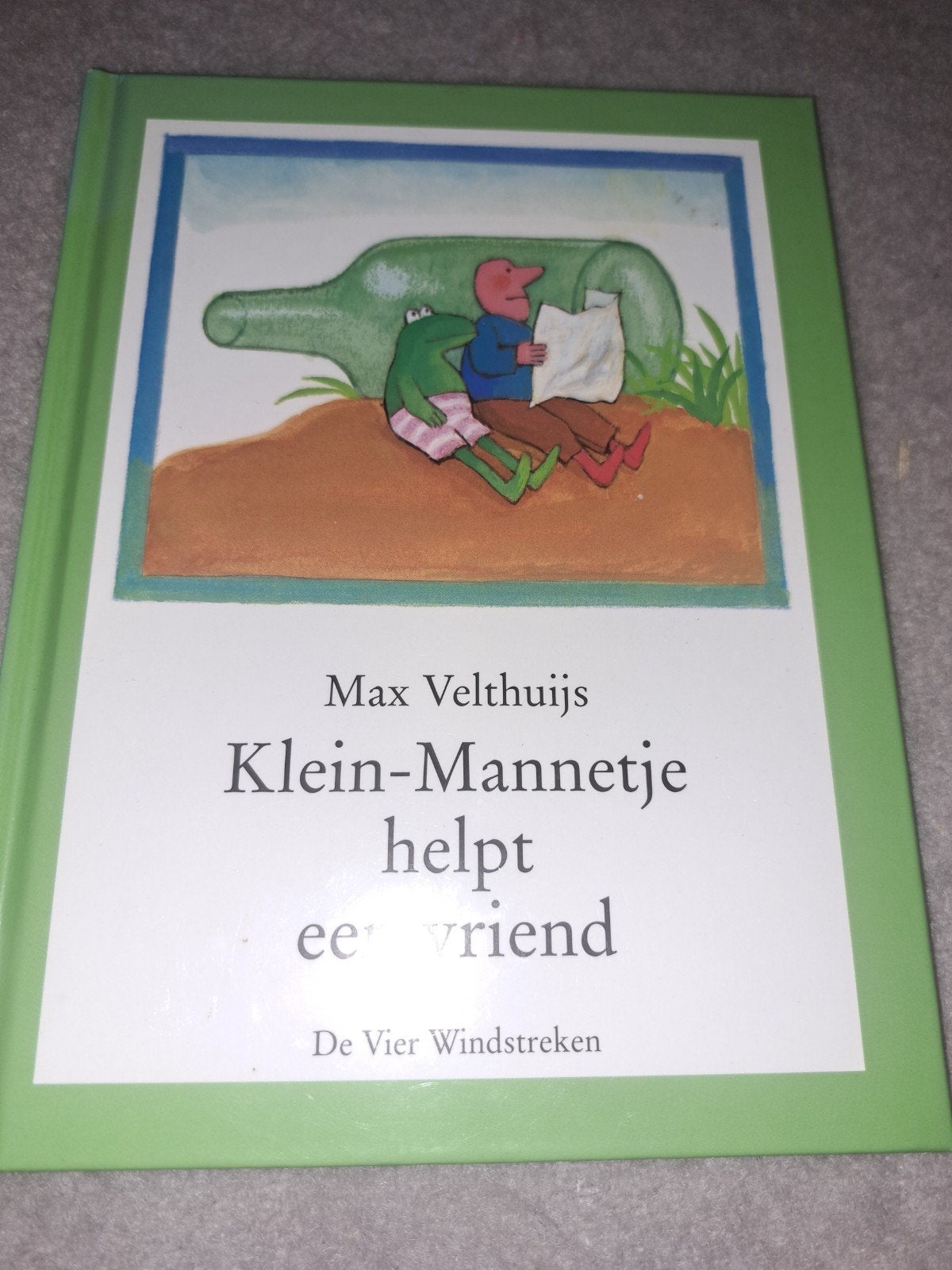 Klein-Mannetje helpt een vriend - Max Velthuijs, Ophalen of Verzenden, Zo goed als nieuw, Max Velthuijs, Prentenboek