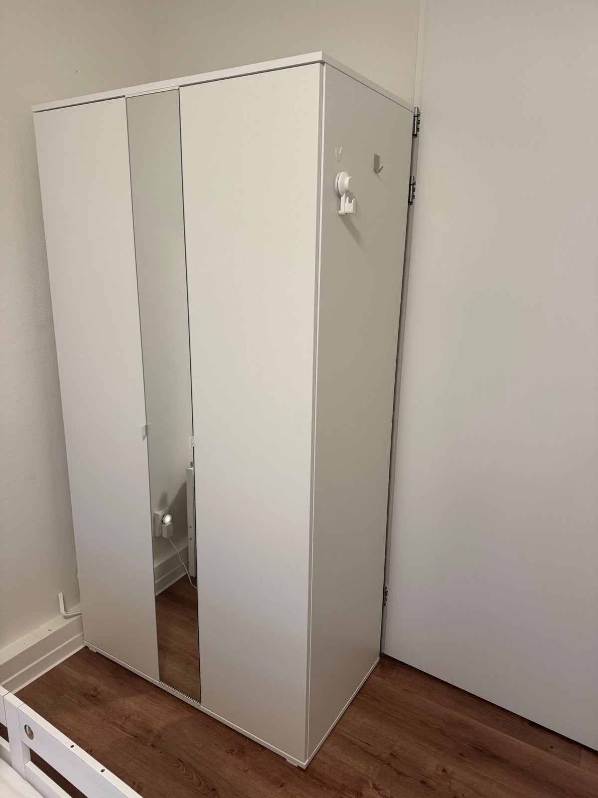 Witte kledingkast met spiegel en hang-/legruimte, Ophalen, Gebruikt, 50 tot 100 cm, 150 tot 200 cm
