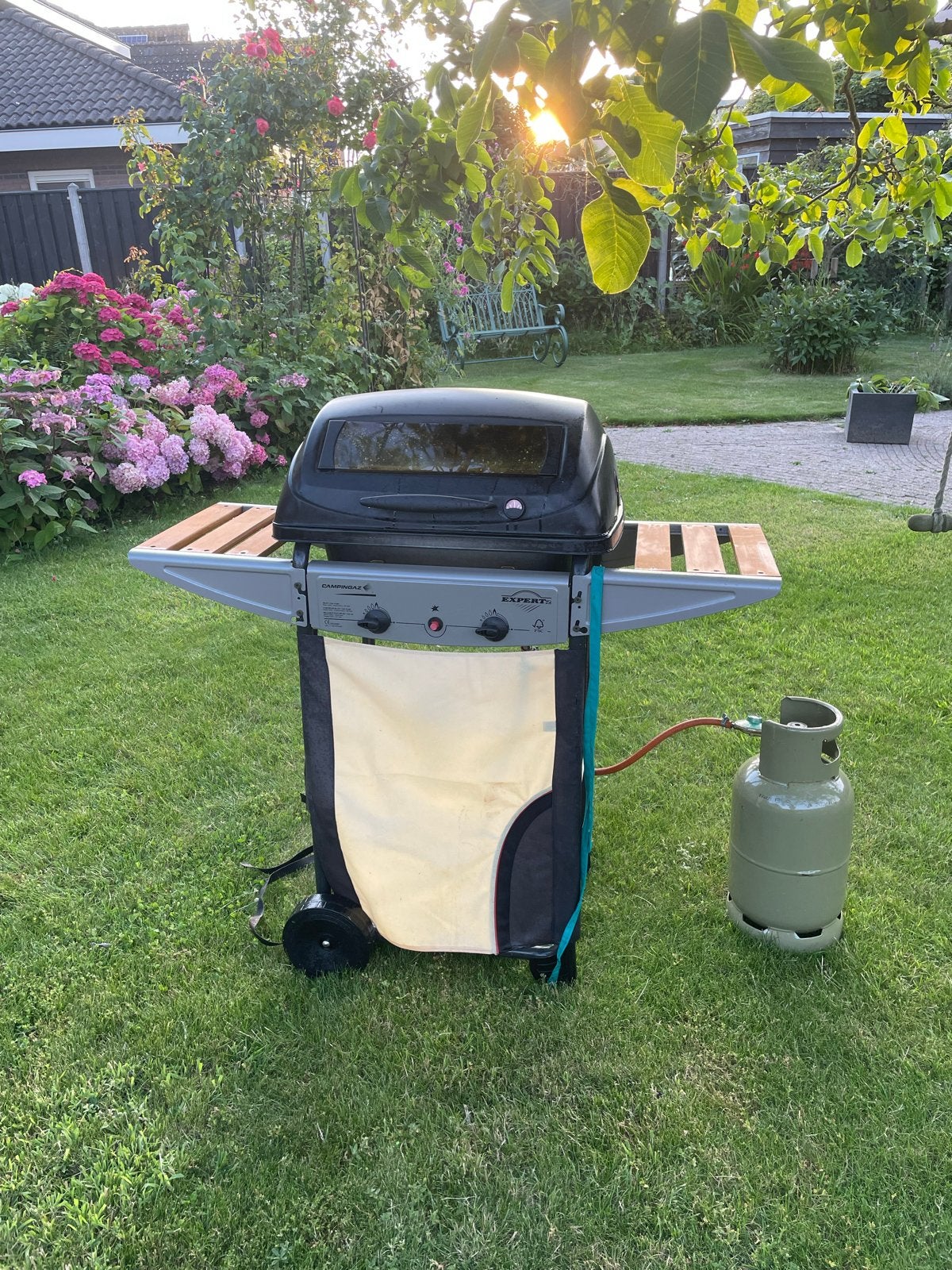 Campingaz Expert 2 Plus gasbarbecue met gasfles en accessoir, Ophalen, Gebruikt