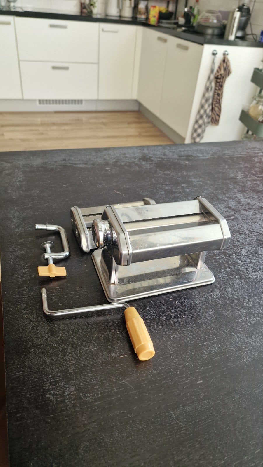 Pastamachine - Maak zelf heerlijke verse pasta!, Huis en Inrichting, Keuken | Keukenbenodigdheden, Gebruikt, Zilver, Ophalen of Verzenden