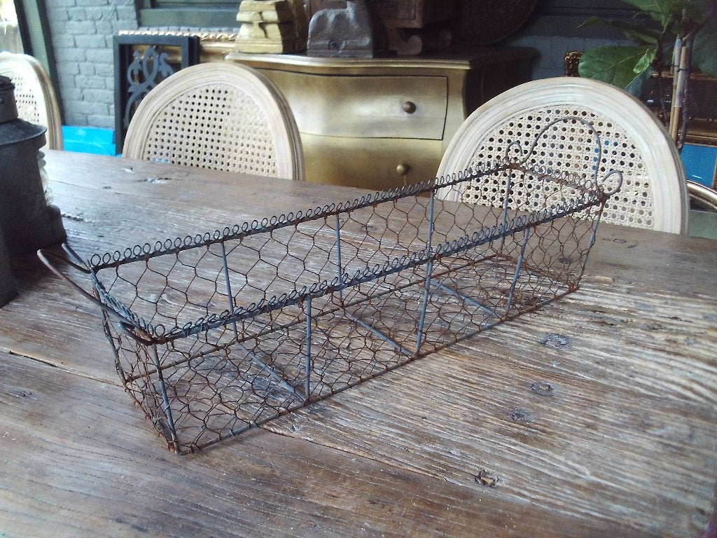 Bloemenmand van kippengaas - roestig, 50x15x13 cm, Gebruikt, Ophalen of Verzenden, Landelijk, Metaal