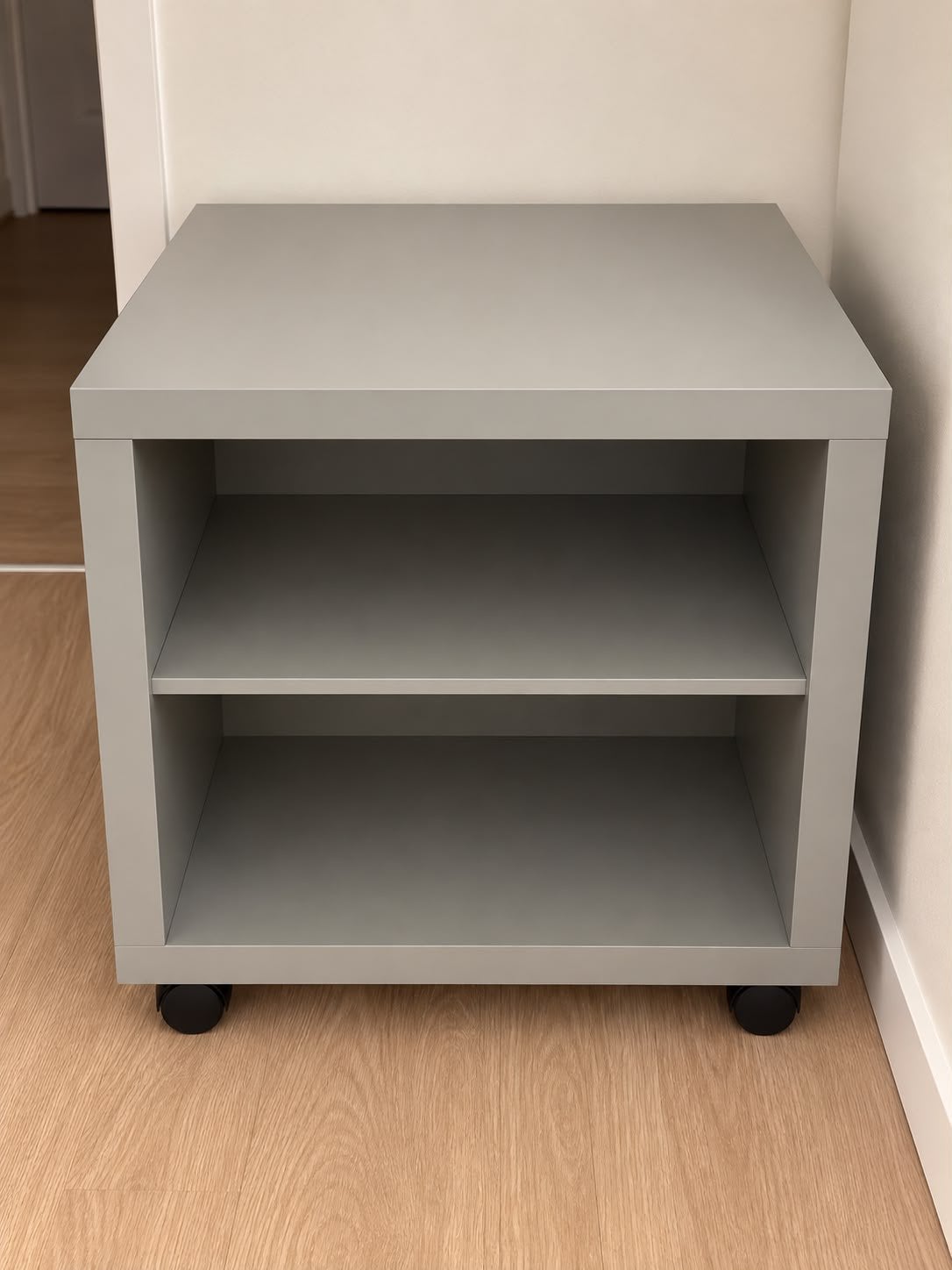 IKEA TINGBY bijzettafel op wielen – wit, Minder dan 55 cm, Zo goed als nieuw, Rechthoekig, Ophalen