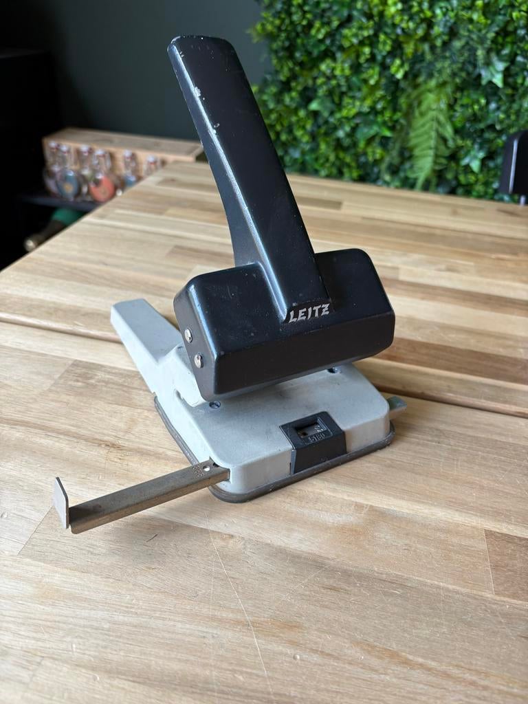 Leitz perforator, Ophalen of Verzenden, Gebruikt