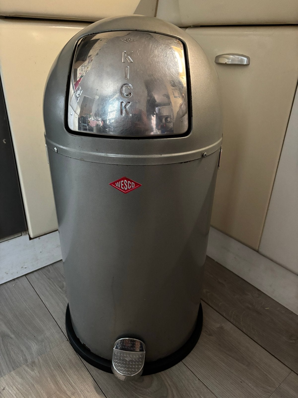 Wesco Kickmaster Prullenbak - Stijlvol en Functioneel, Ophalen, 50 – 75, Gebruikt, Met pedaal