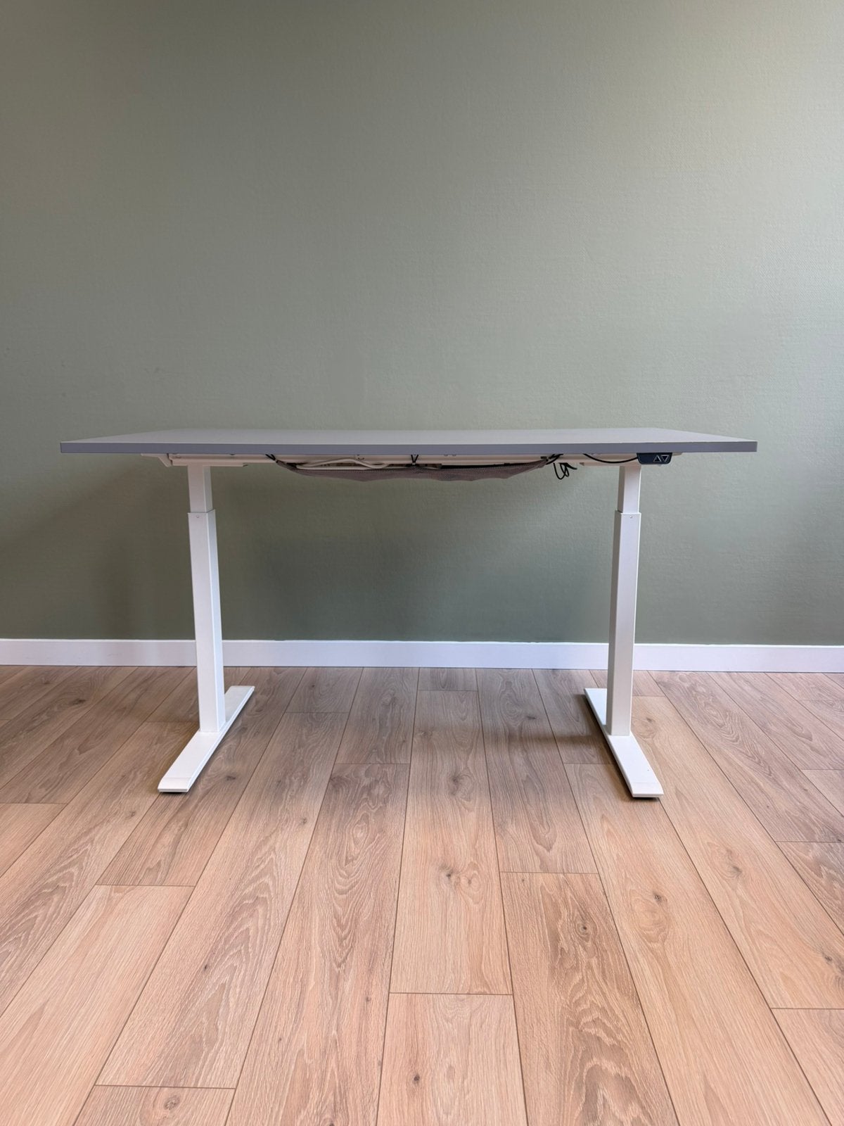 IKEA RODULF Elektrisch Zit-Sta Bureau | 140 x 80 cm | €135, Huis en Inrichting, Ophalen, Zit-sta bureau, Elektrisch, Zo goed als nieuw