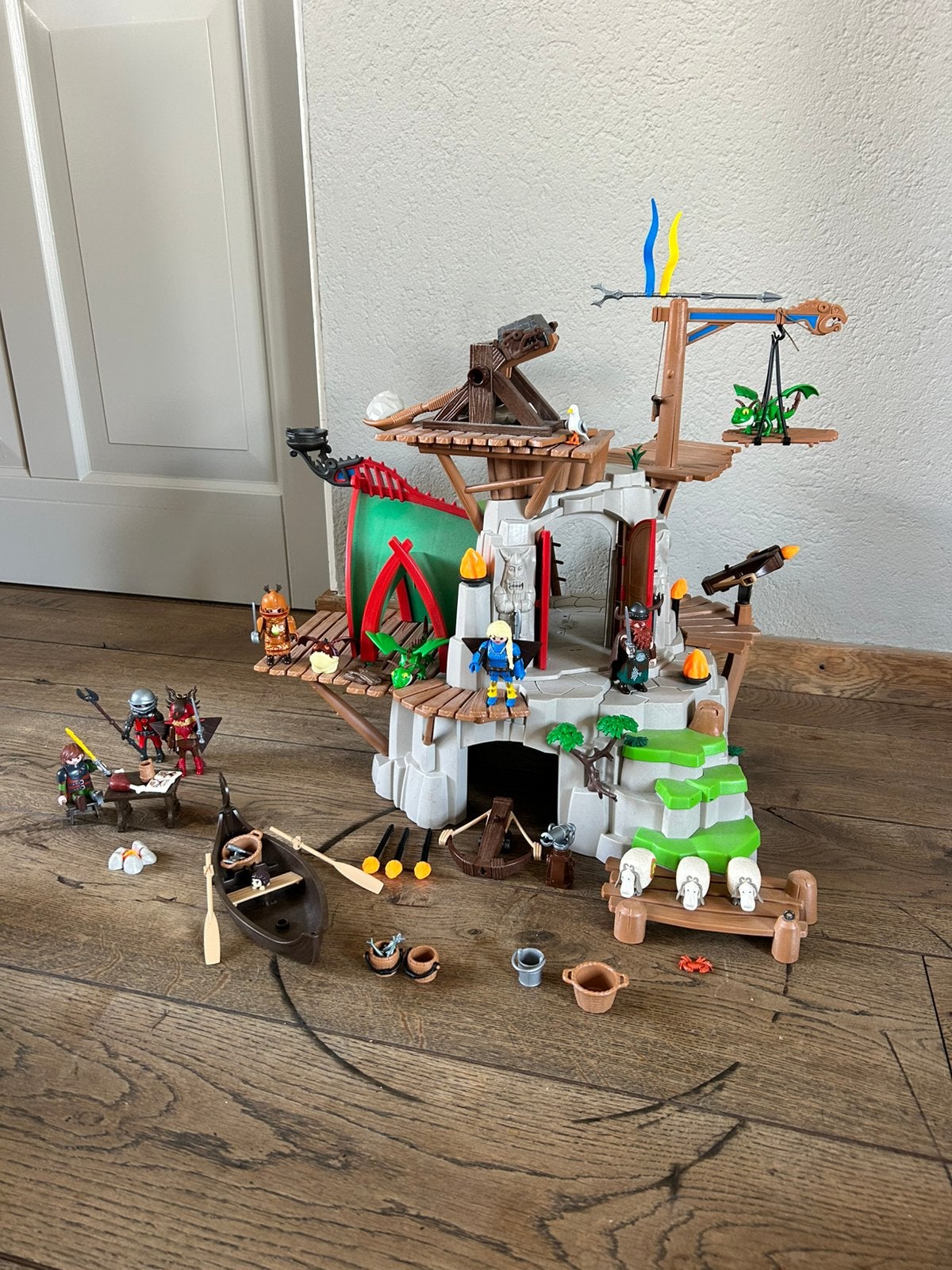 Hoe tem je een draak, speelhuis  “Berk” met veel  extra’s., Kinderen en Baby's, Speelgoed | Playmobil, Ophalen, Gebruikt, Complete set