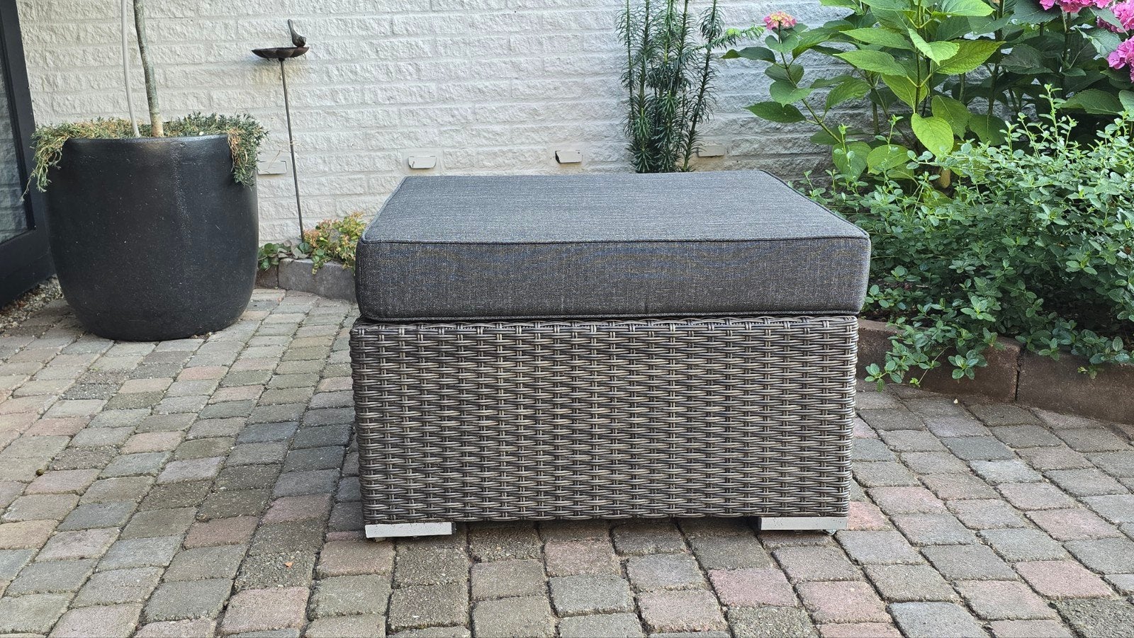Wicker Hocker/Voetenbank 70x70 met Kussen, Tuin en Terras, Tuinsets en Loungesets, Ophalen, Zo goed als nieuw, Wicker, Hocker