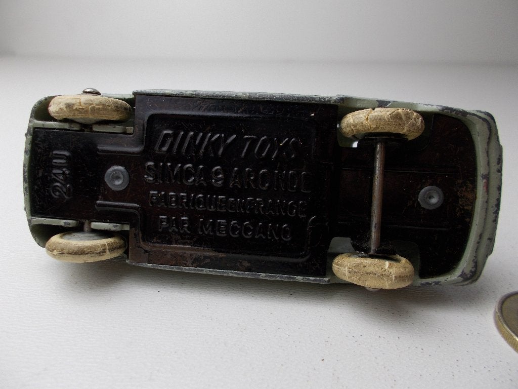 1951 Dinky Toys 24U SIMCA 9 ARONDE. (Made in France), Ophalen of Verzenden, Gebruikt, Auto, Dinky Toys