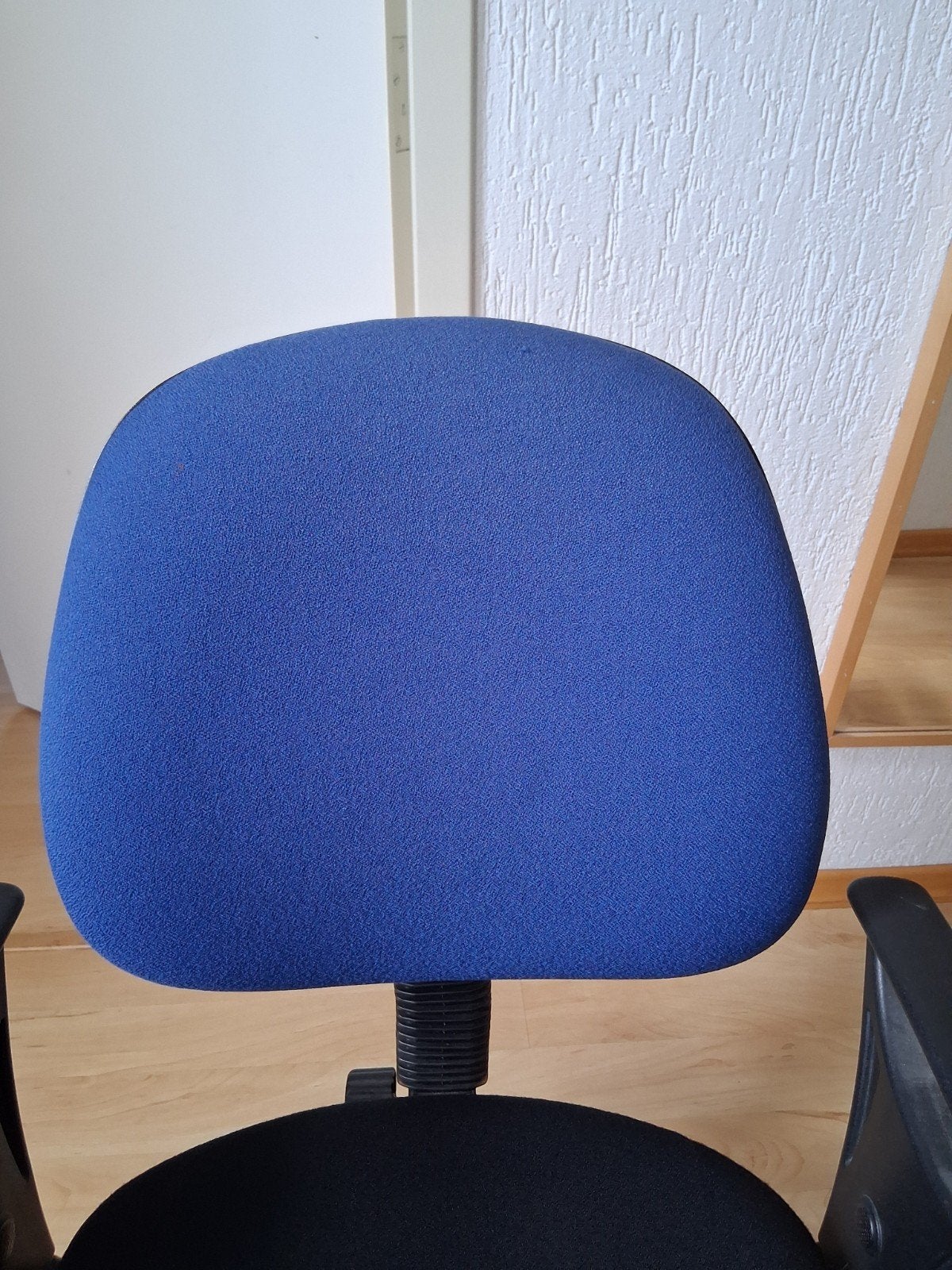 Foto 3 van Bureaustoel blauw/zwart - Comfortabel en verstelbaar